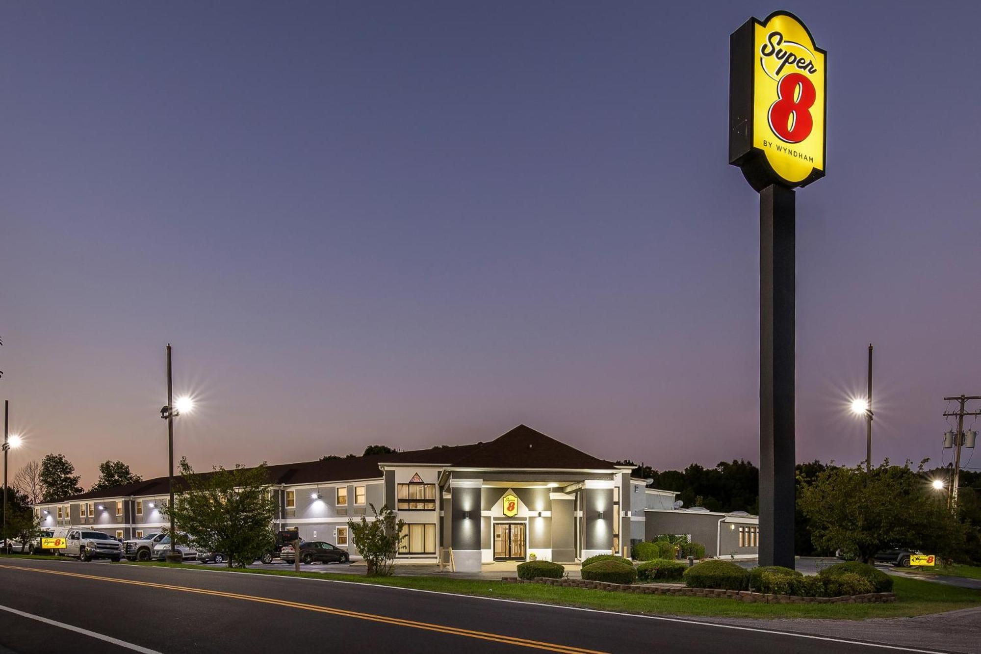 Hotel Super 8 By Wyndham Dickson Extérieur photo