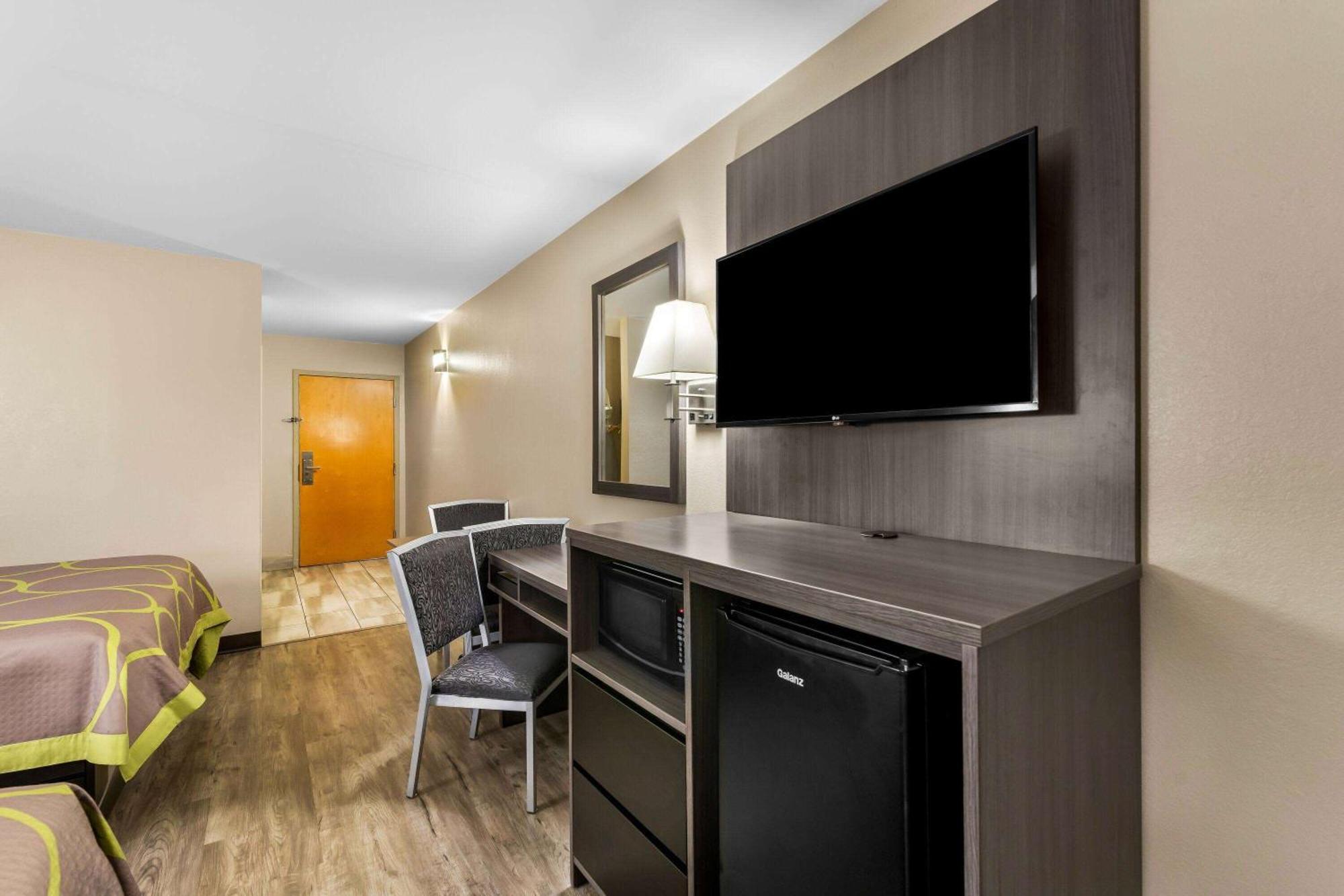 Hotel Super 8 By Wyndham Dickson Extérieur photo