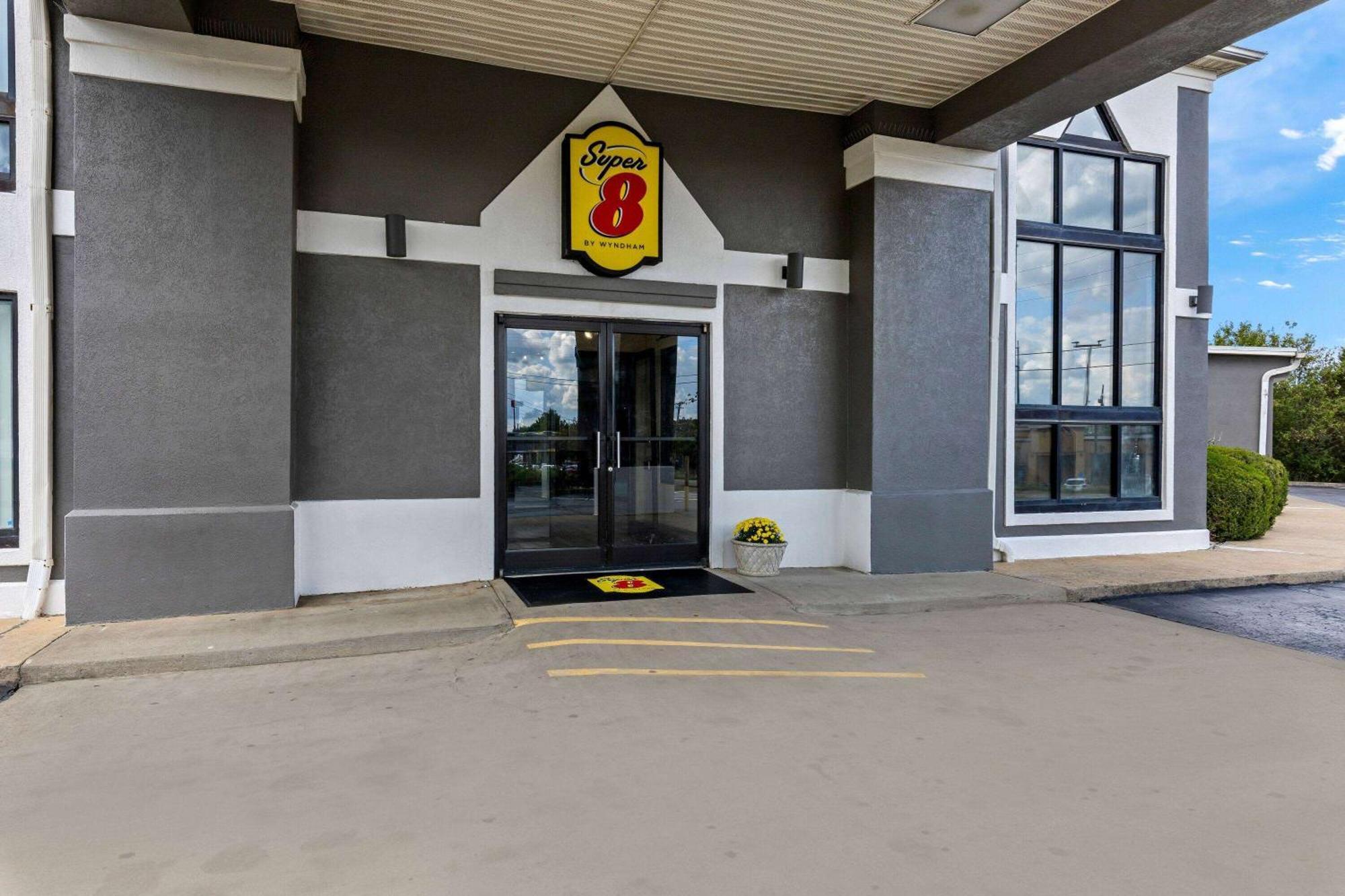 Hotel Super 8 By Wyndham Dickson Extérieur photo