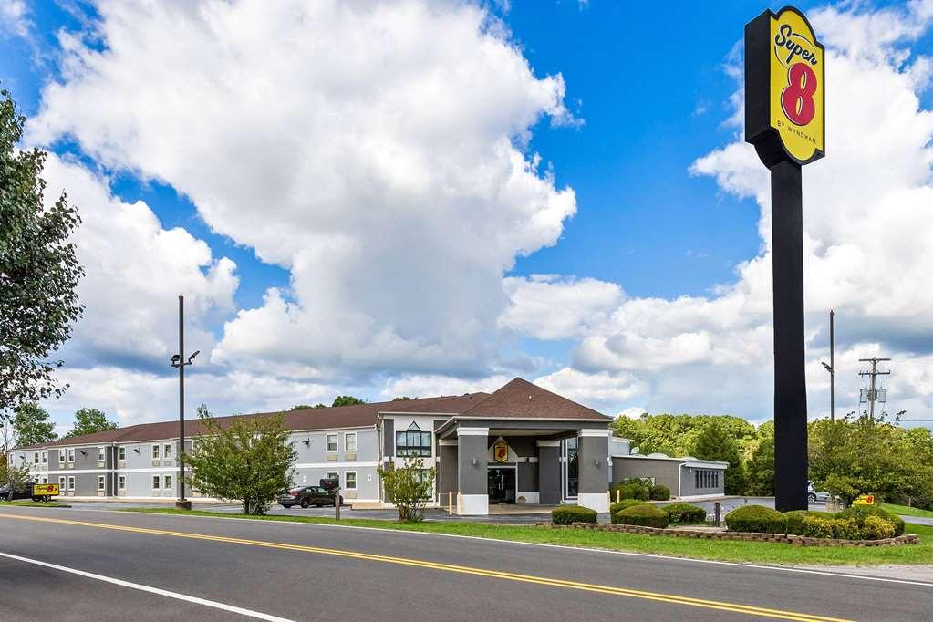 Hotel Super 8 By Wyndham Dickson Extérieur photo